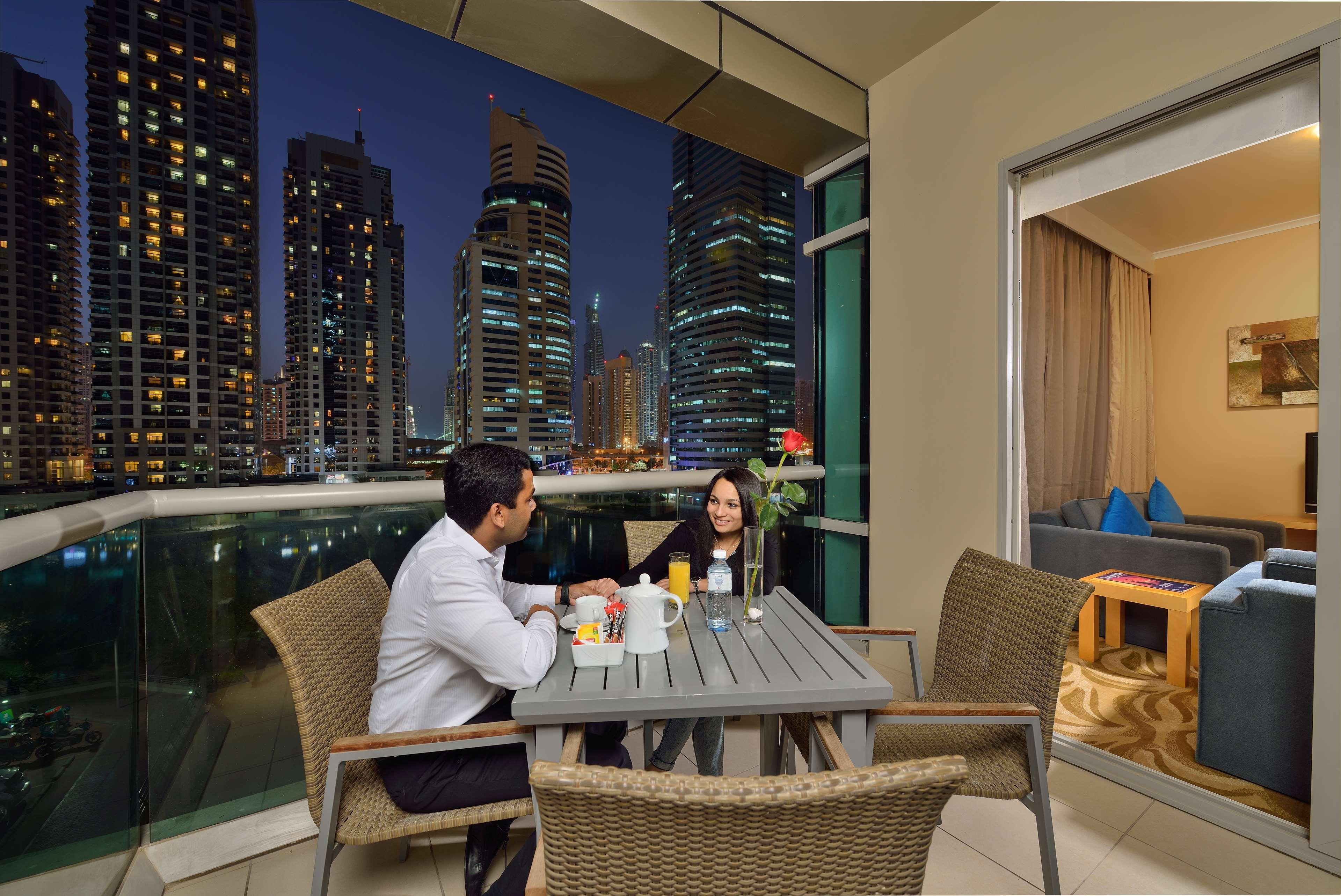 Oaks Liwa Heights Hotel Suites Dubaj Zewnętrze zdjęcie